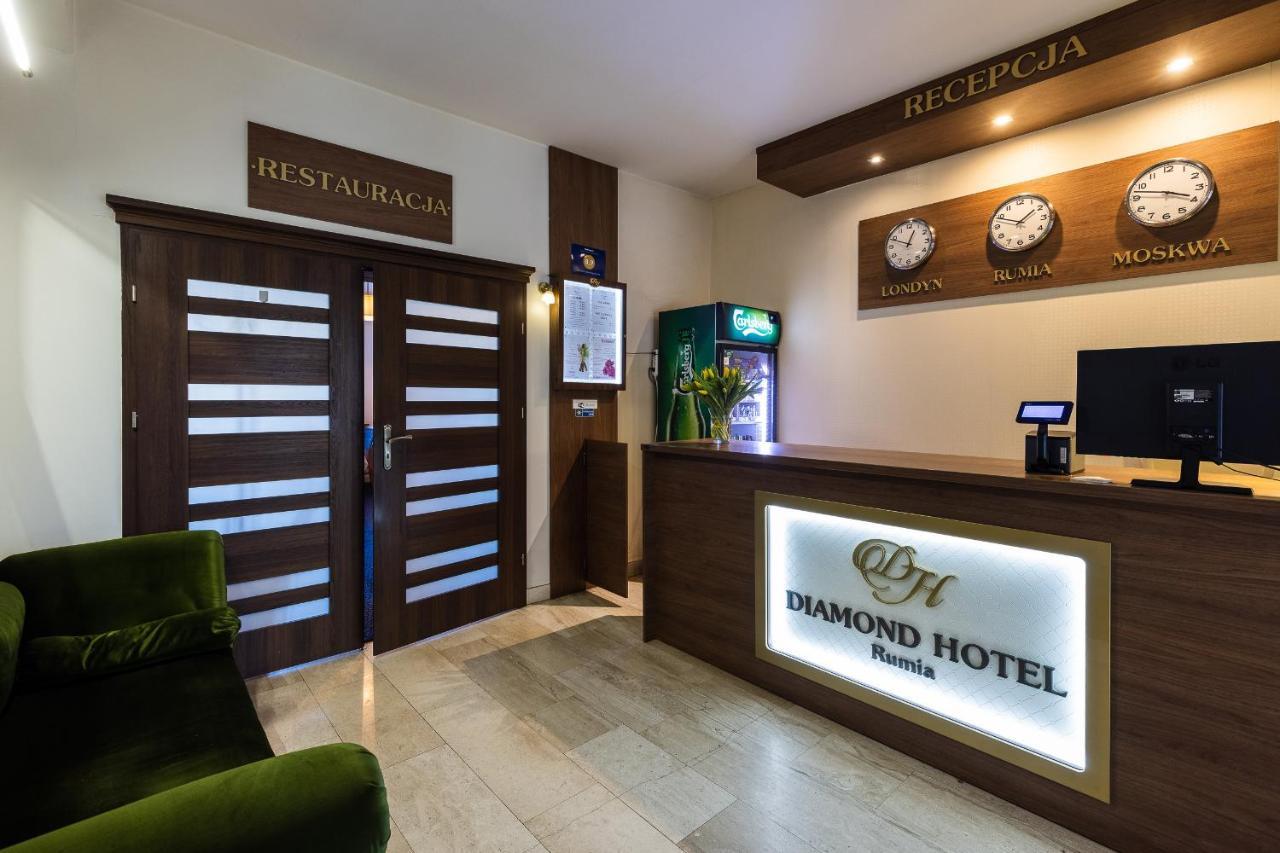 Hotel Diamond W Bialym Dworku Rumia Exteriér fotografie