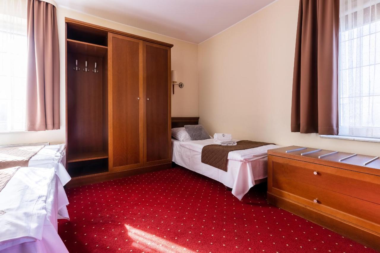 Hotel Diamond W Bialym Dworku Rumia Exteriér fotografie